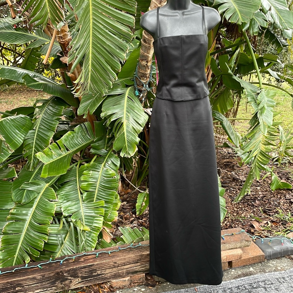 Laundry by Shelley Segal, two piece, satin corset peplum top and skirt
